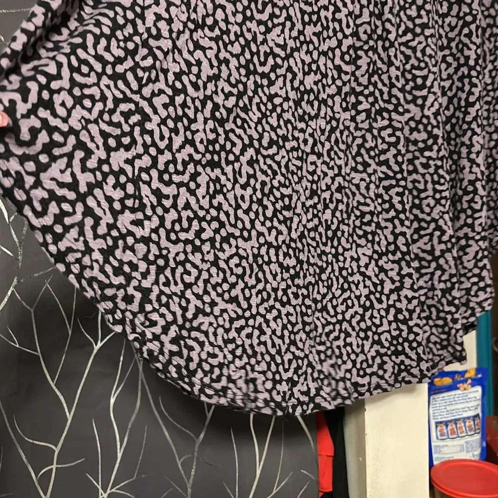 Purple and black top with winged sleeves, great condition fair - Picture 2 of 3